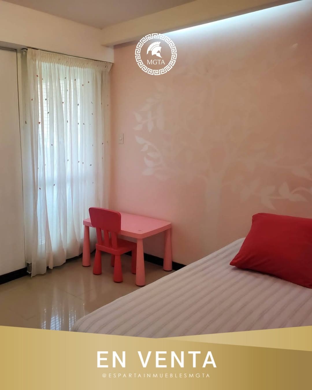 Townhouse en venta, Pampatar - 270 m2, 4 hab 8