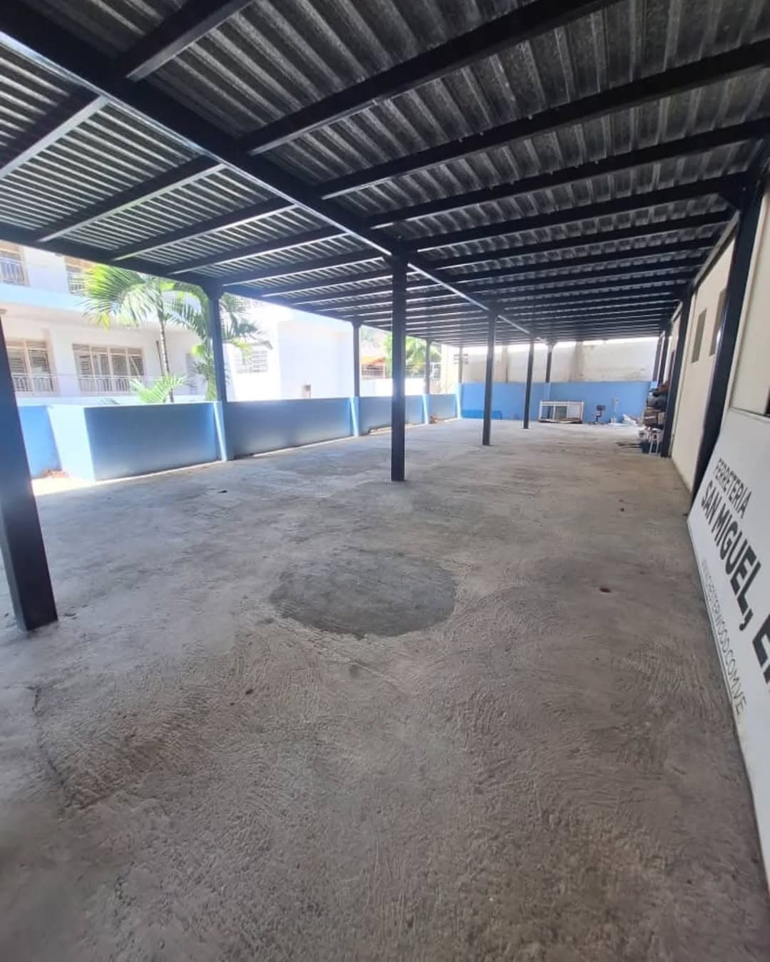 Ferretería San Miguel - 3 Locales + Apartamento, La Guaira - imagen 4