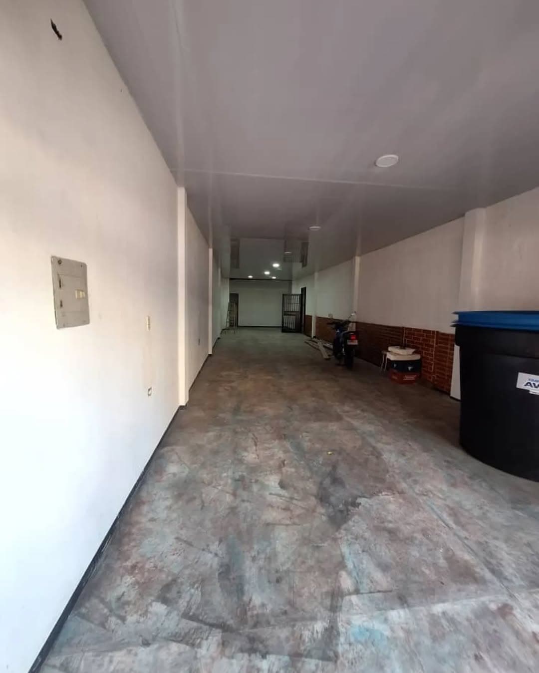 Ferretería San Miguel - 3 Locales + Apartamento, La Guaira 6