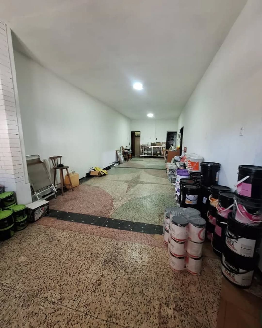 Ferretería San Miguel - 3 Locales + Apartamento, La Guaira 8