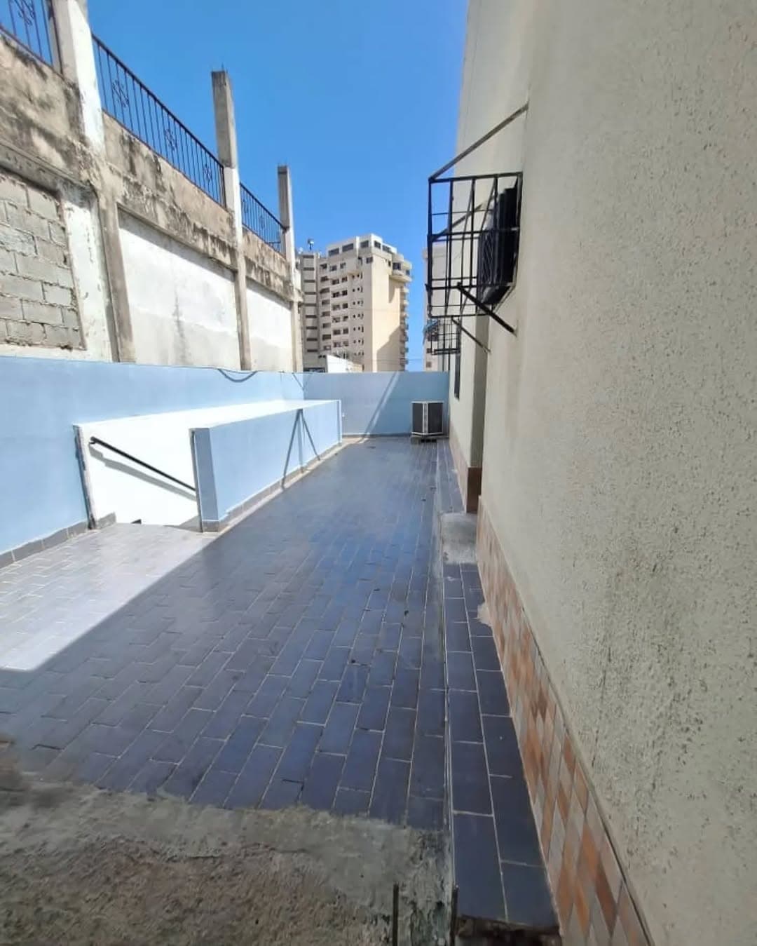 Ferretería San Miguel - 3 Locales + Apartamento, La Guaira 9