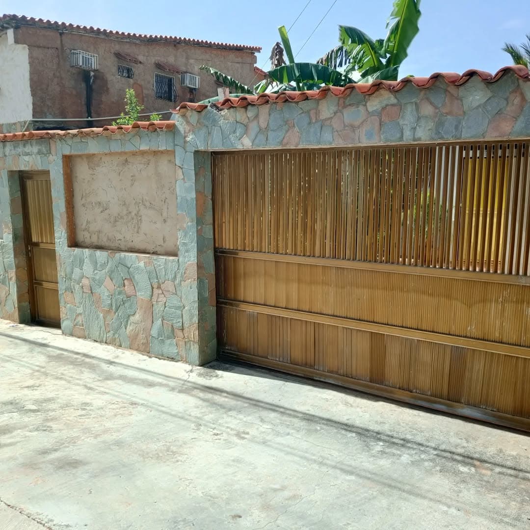 Casa 437 m2, 4 hab. La Guarina, Margarita - imagen 1