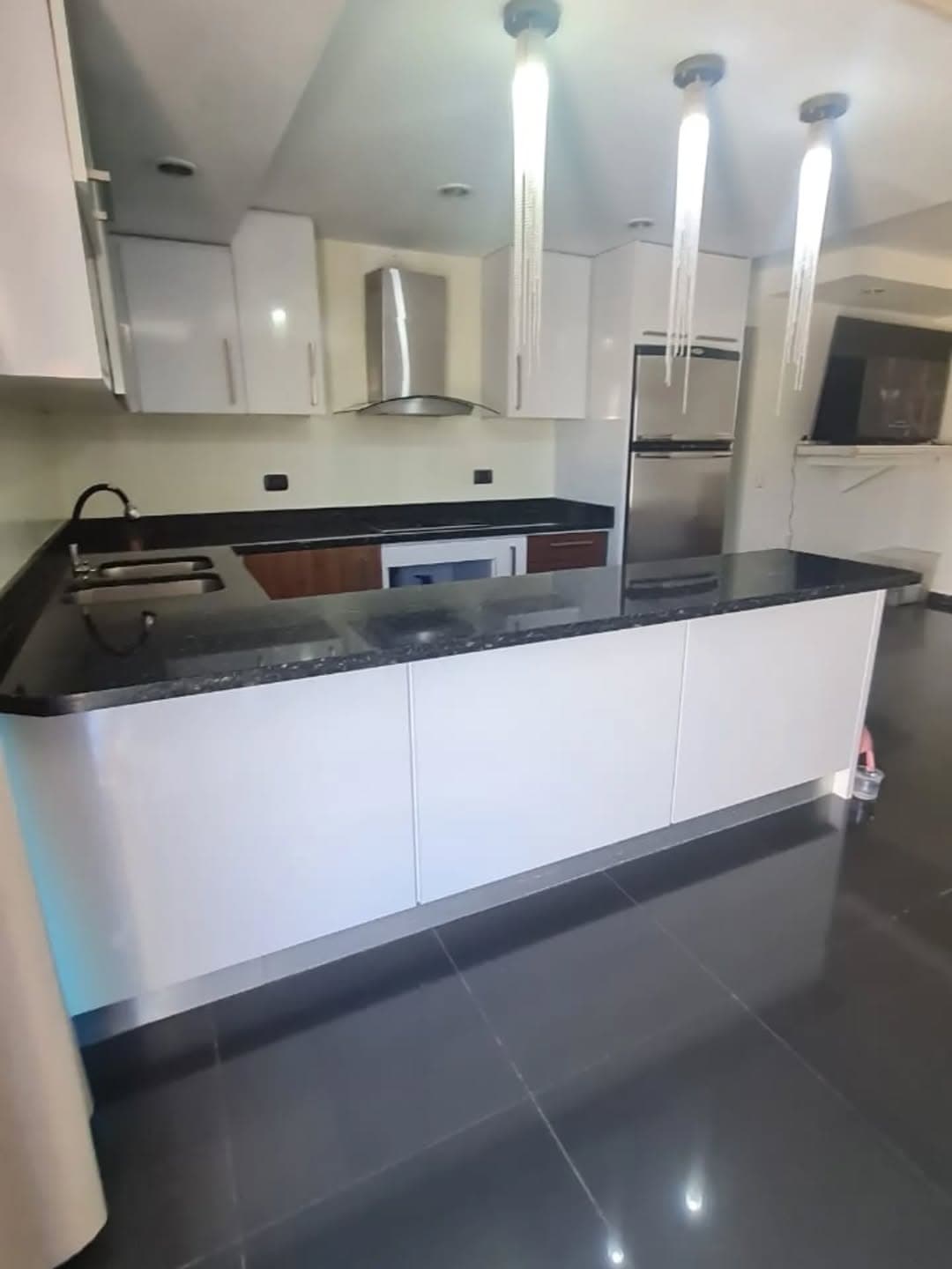 Penthouse 80m² con terraza, Playa Moreno, Margarita - imagen 1