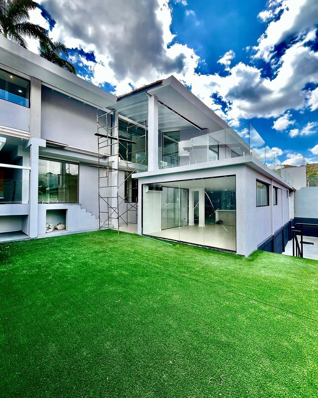 Casa en desniveles con vista al Ávila, 5 hab - Caracas - imagen 3