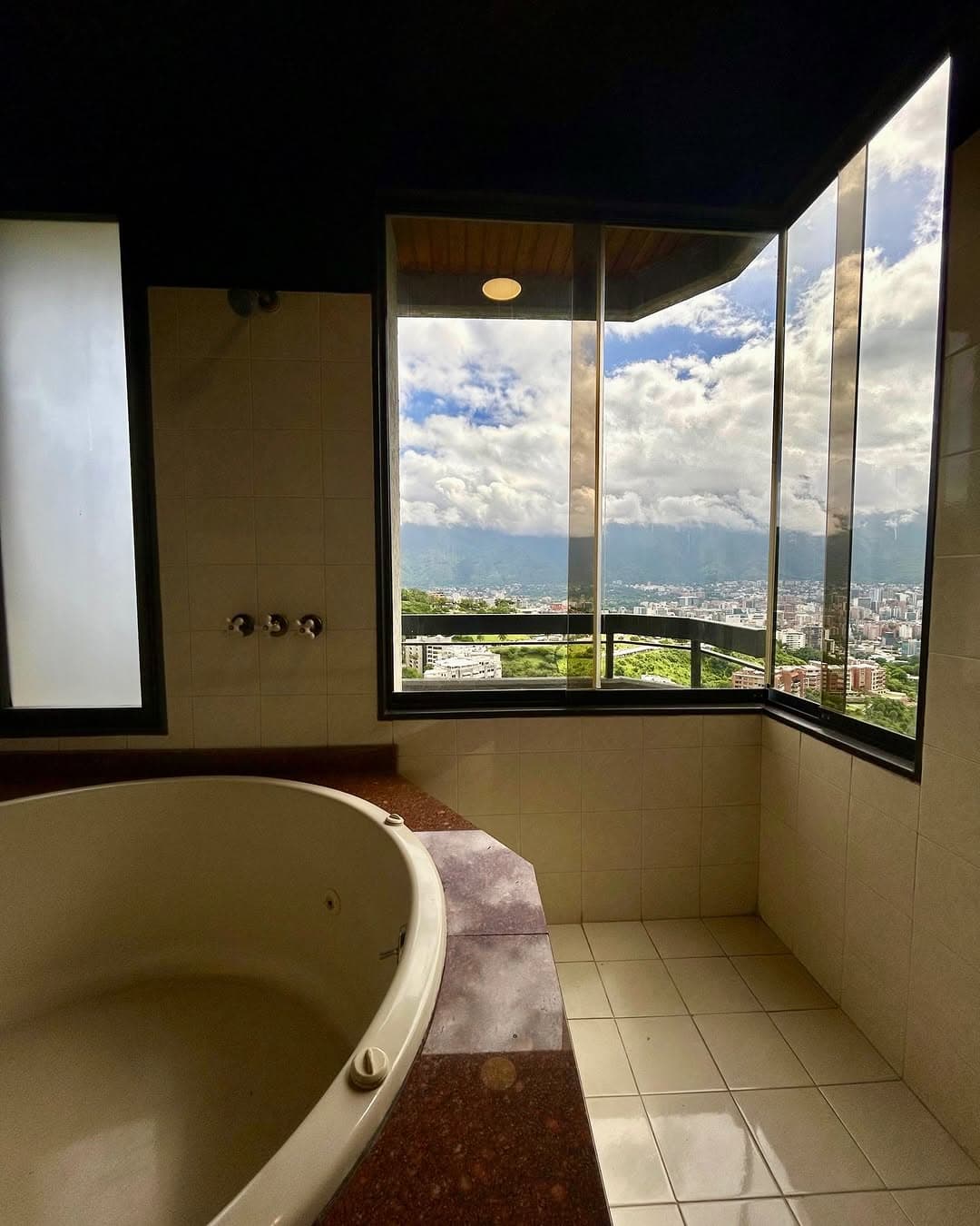 PH en Colinas de Valle Arriba, Caracas - Vista Panorámica 10