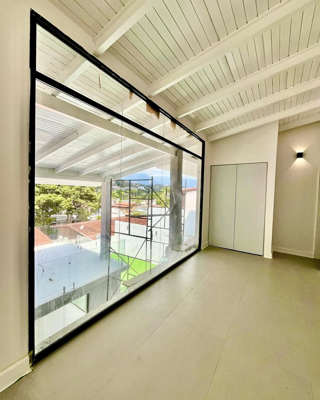 Casa con vista al Ávila, 5 hab, totalmente remodelada 7