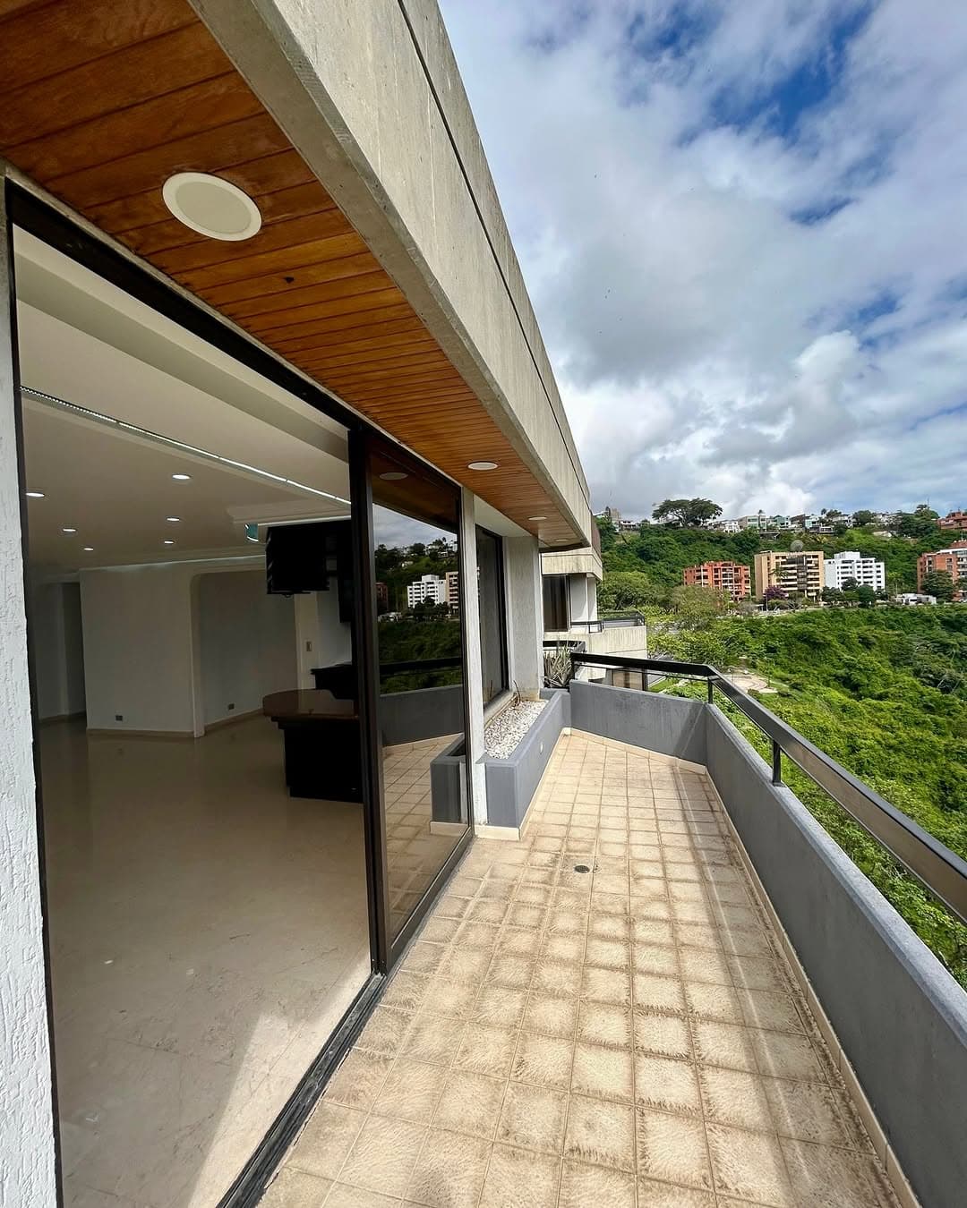 PH Penthouse Colinas de Valle Arriba, Caracas - Vista Espectacular - imagen 3