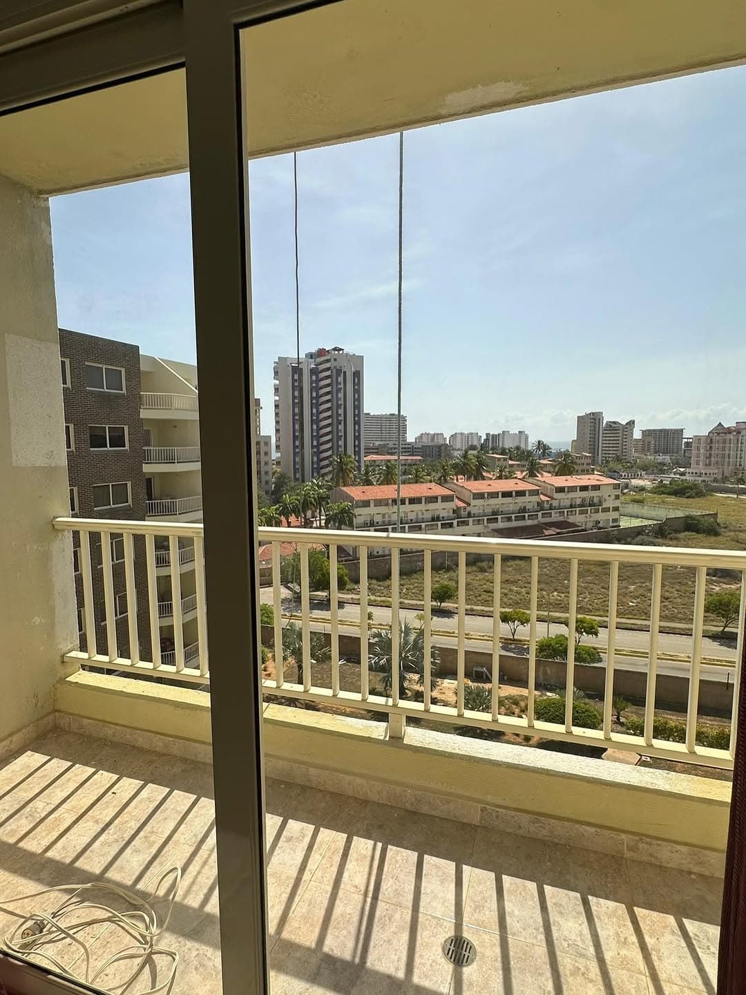 PH duplex en Residencias Carenero, Isla de Margarita 16