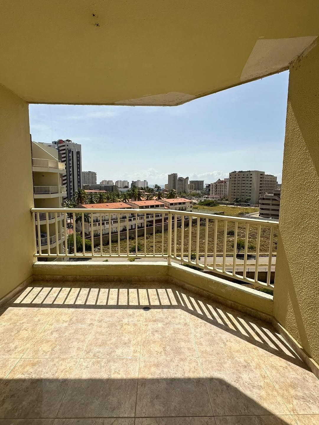 PH duplex en Residencias Carenero, Isla de Margarita 18