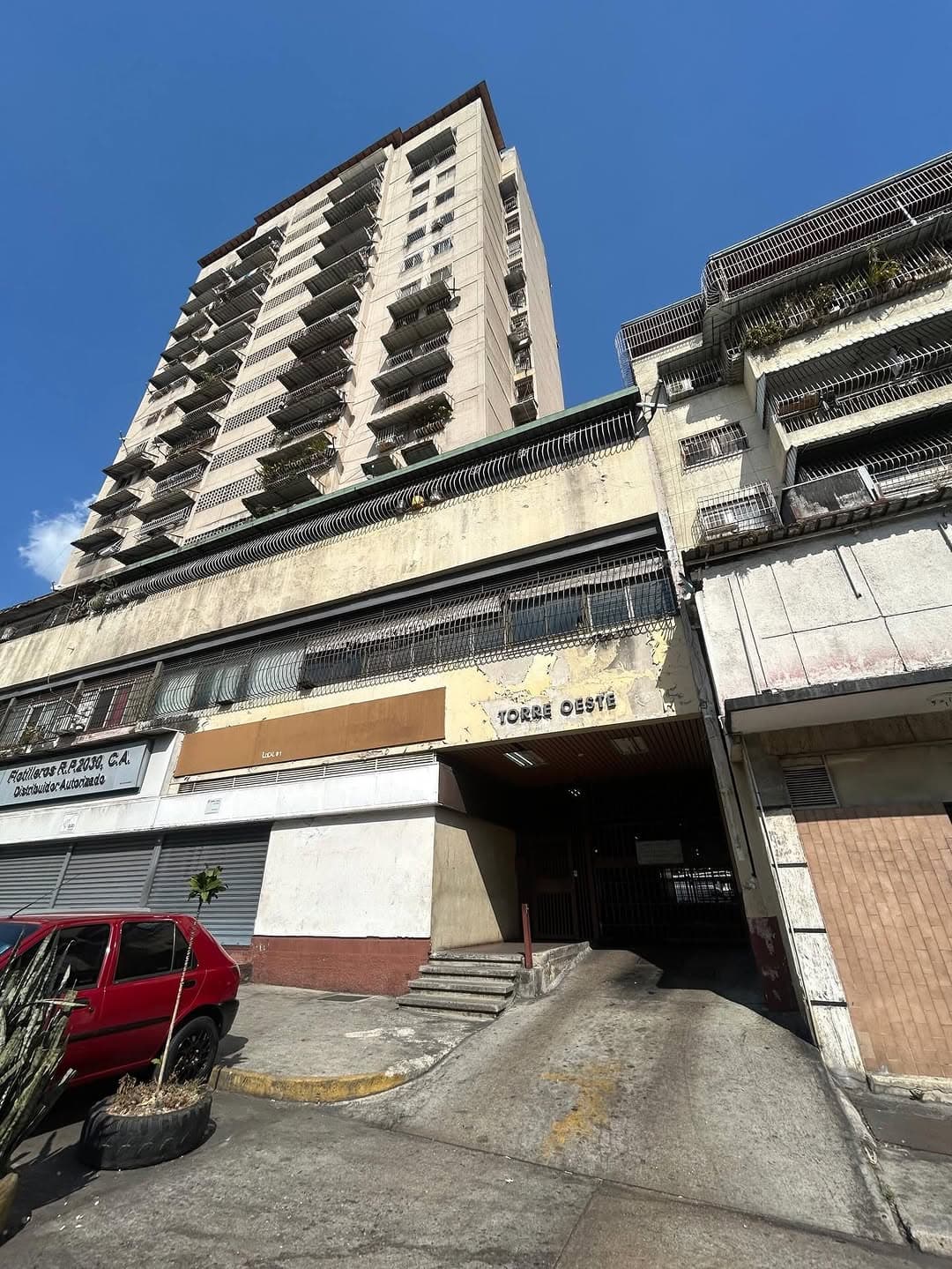 Apartamento Remodelado en Venta - Quinta Crespo 10