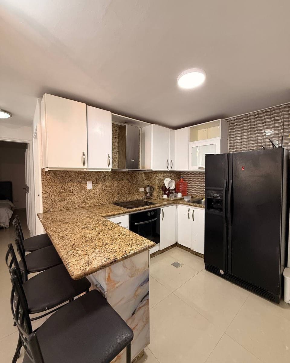 Apartamento 2H/1B amoblado en Chuao, Caracas - imagen 3