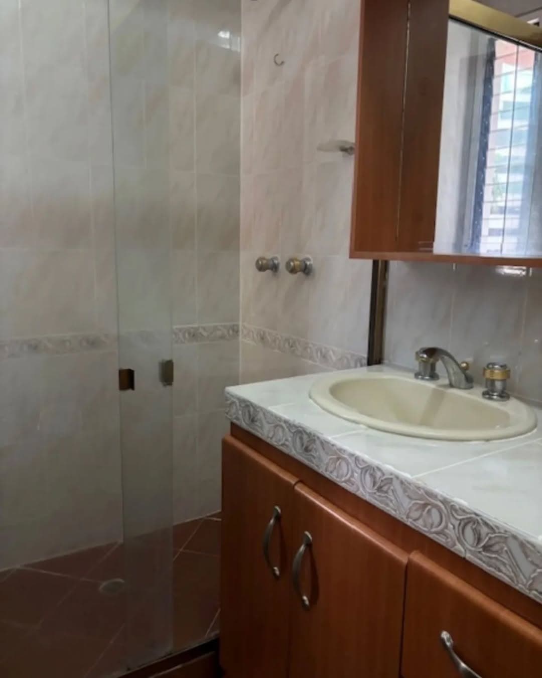 Apartamento 1 hab. amoblado Campo Alegre, Caracas - imagen 2