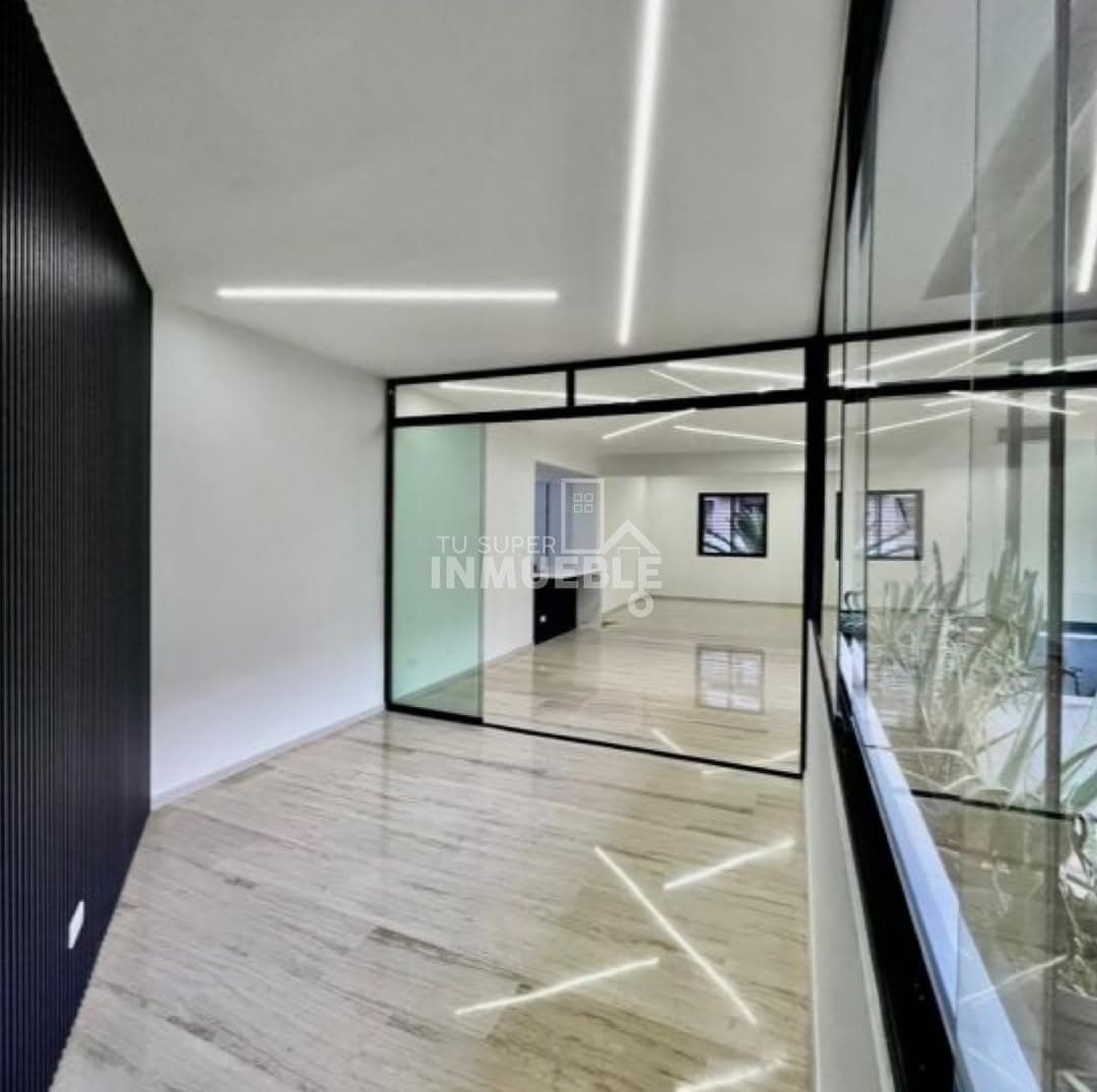 Apartamento de lujo remodelado en Campo Alegre - imagen 3