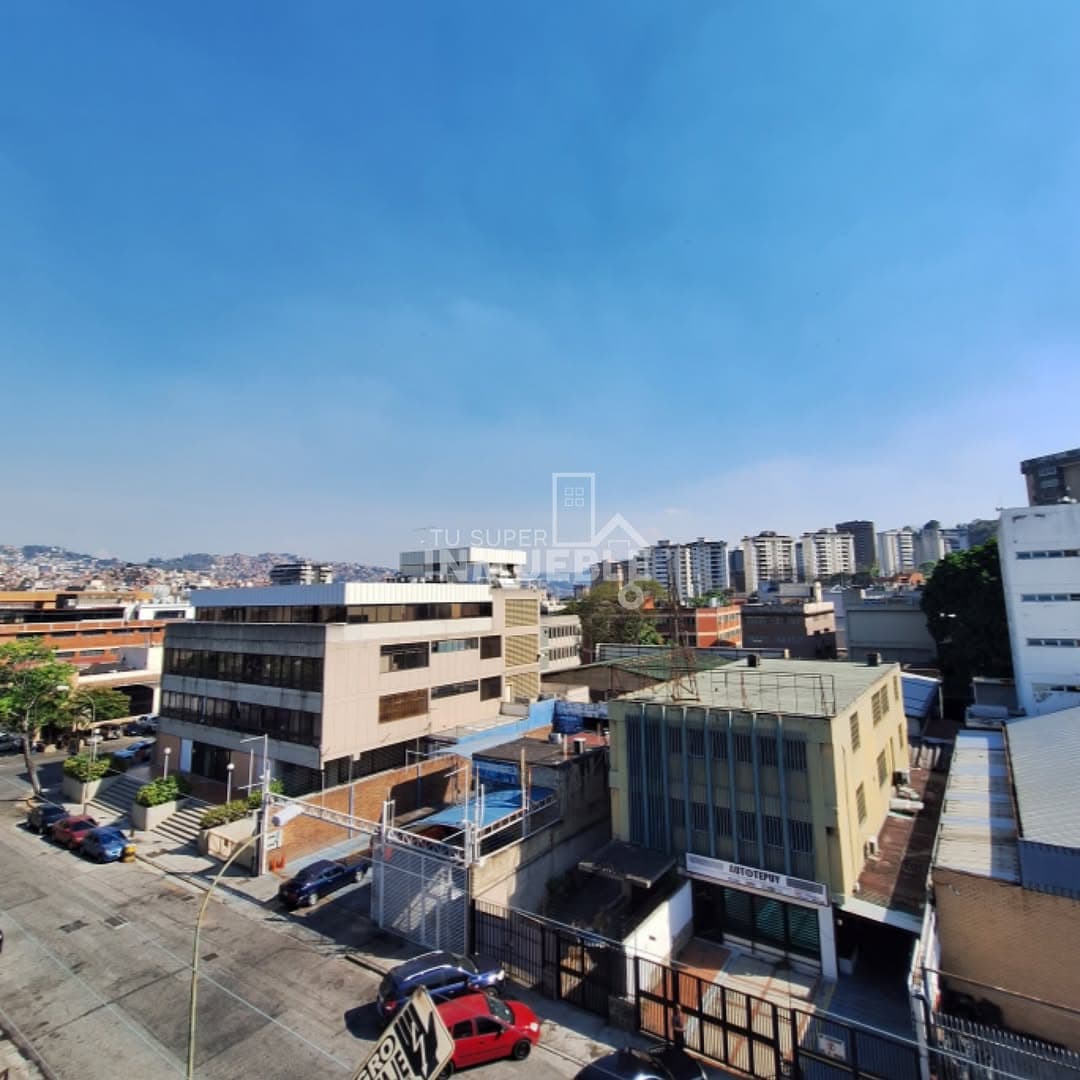 Edif Industrial en Venta - La Urbina, Caracas 9