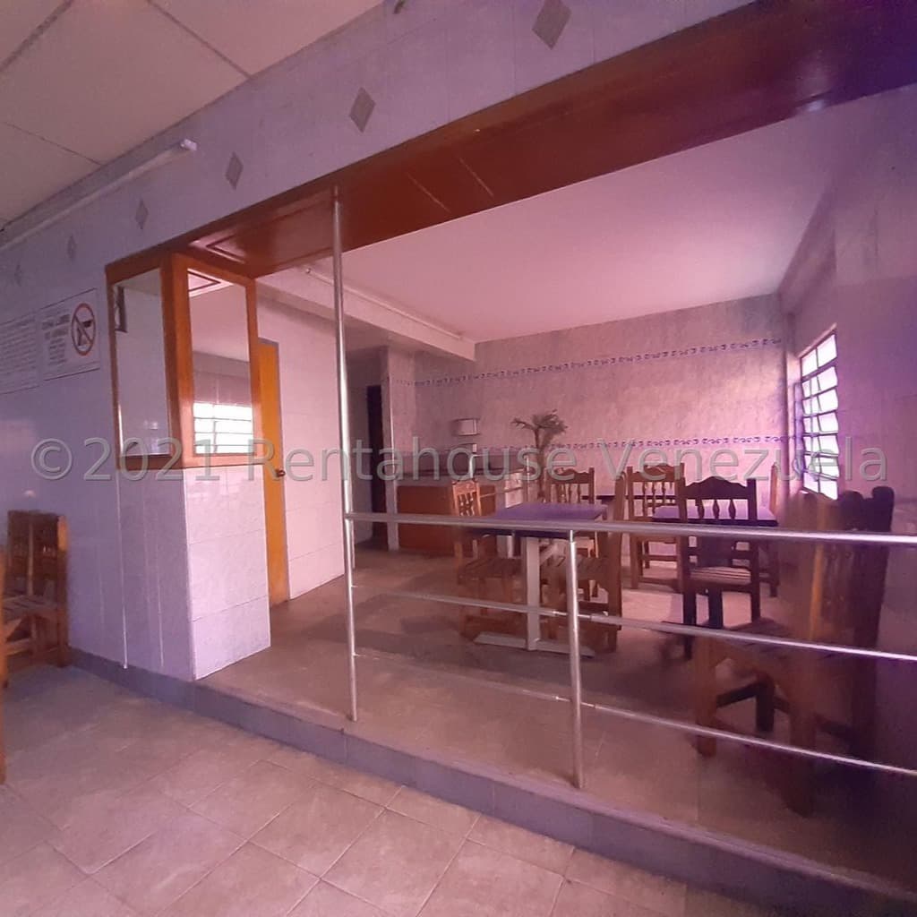 Local comercial 590m² en Maracay - Ex restaurante - imagen 4