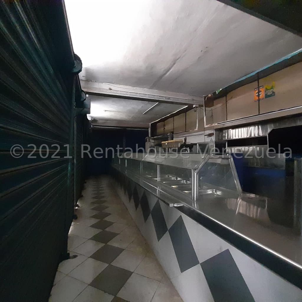 Local comercial 590m² en Maracay - Ex restaurante 7
