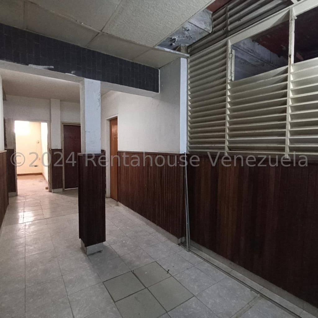 Edificio comercial en venta - Maracay, zona centro 8