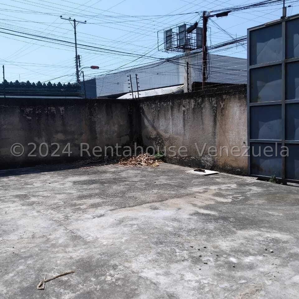 Terreno con edificaciones en Maracay, Aragua - imagen 3