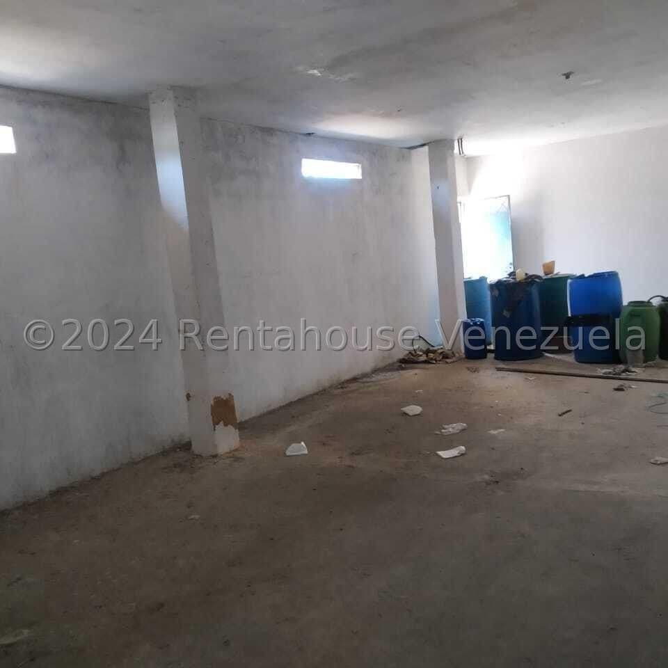 Terreno con edificaciones en Maracay, Aragua - imagen 4
