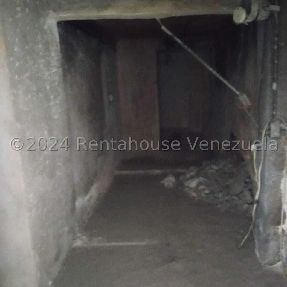 Terreno con edificaciones en Maracay, Aragua 6