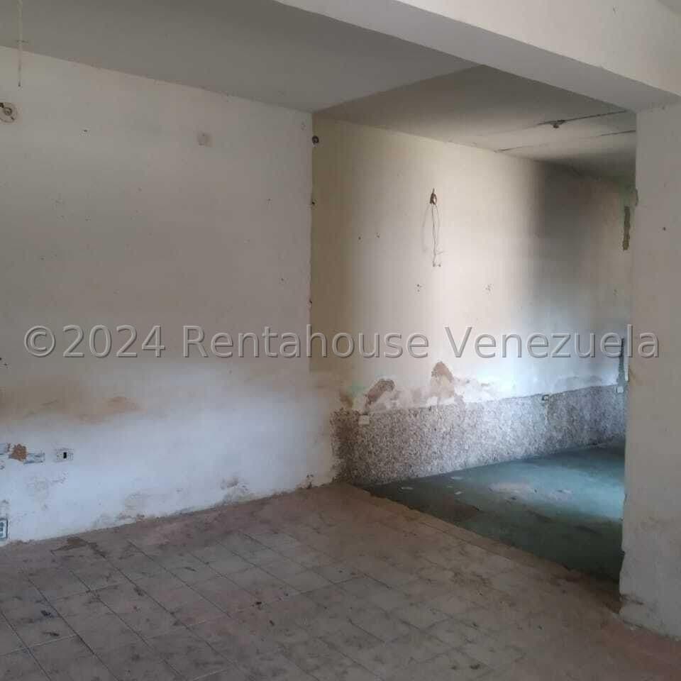 Terreno con edificaciones en Maracay, Aragua 8