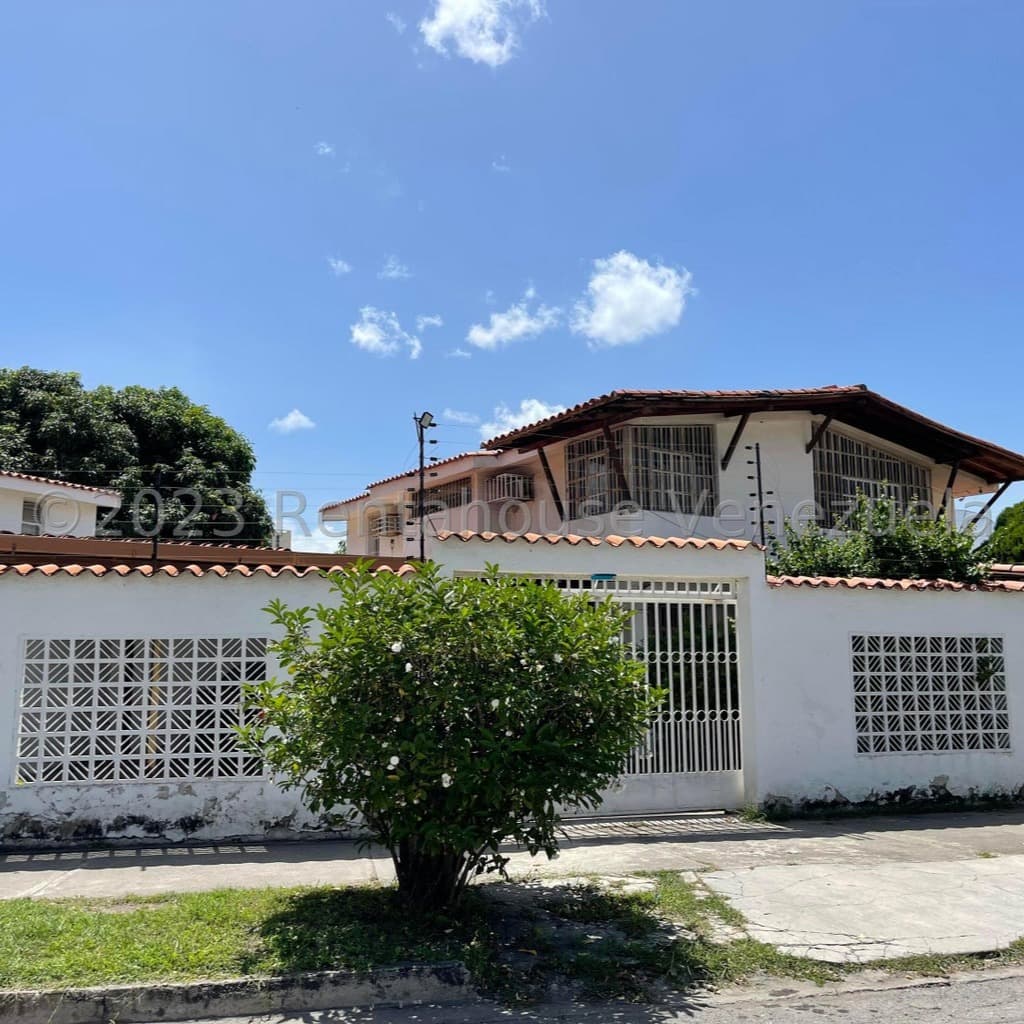 Casa Dúplex San Jacinto, Maracay - 4 hab, 3 baños - imagen 2