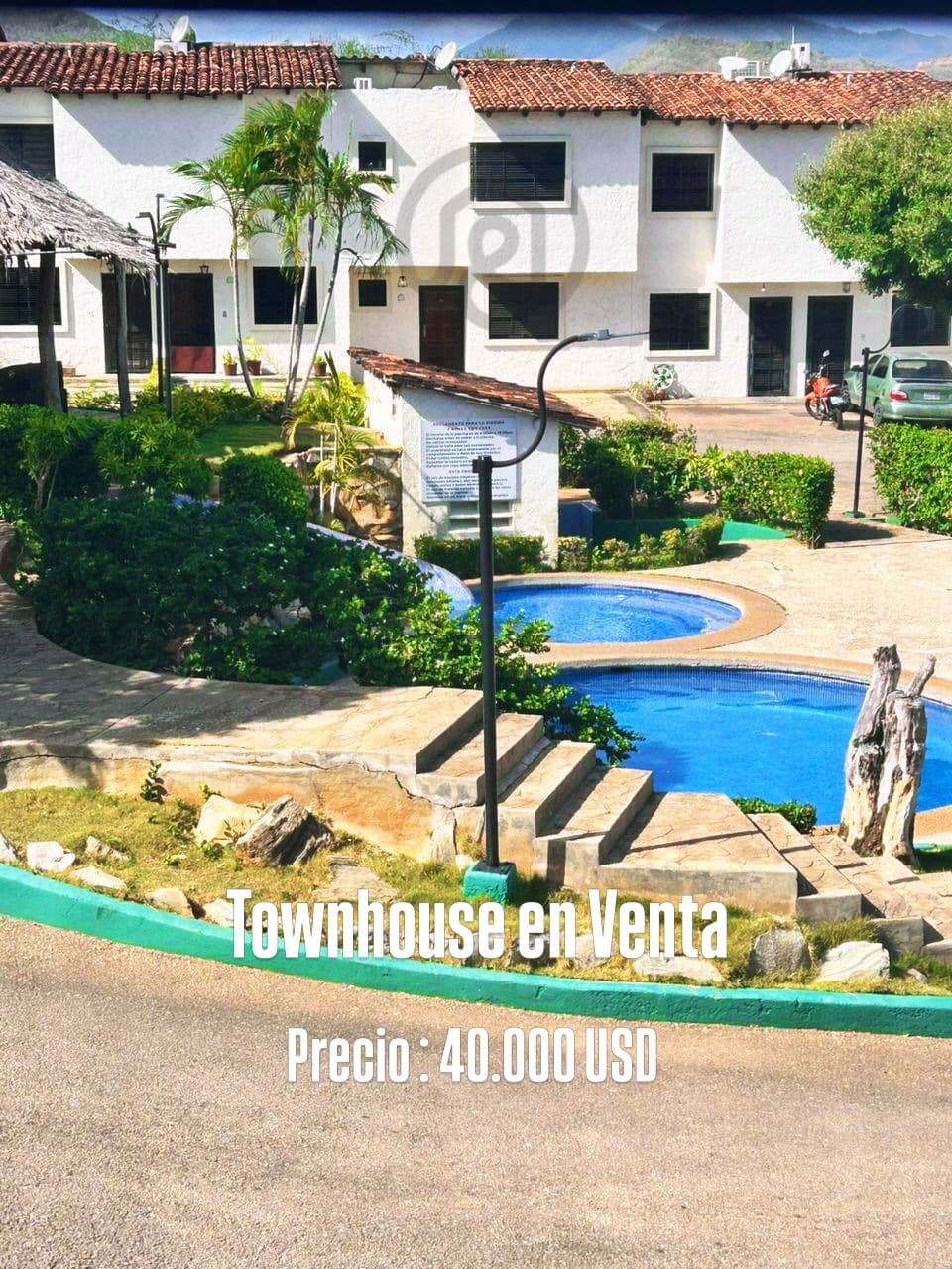 Townhouse en García, García - imagen 1