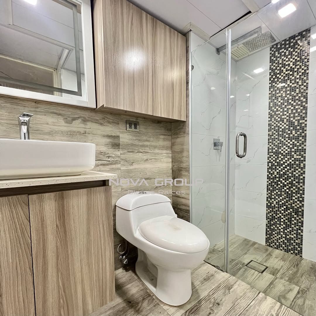 Apartamento en Lechería, Diego Bautista Urbaneja 8