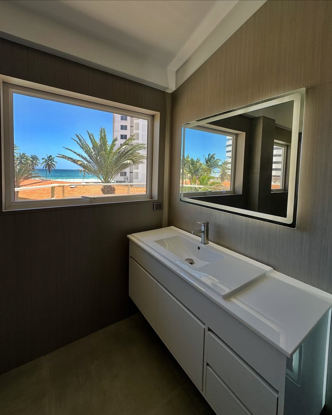 Casa en El Morro, Diego Bautista Urbaneja 7