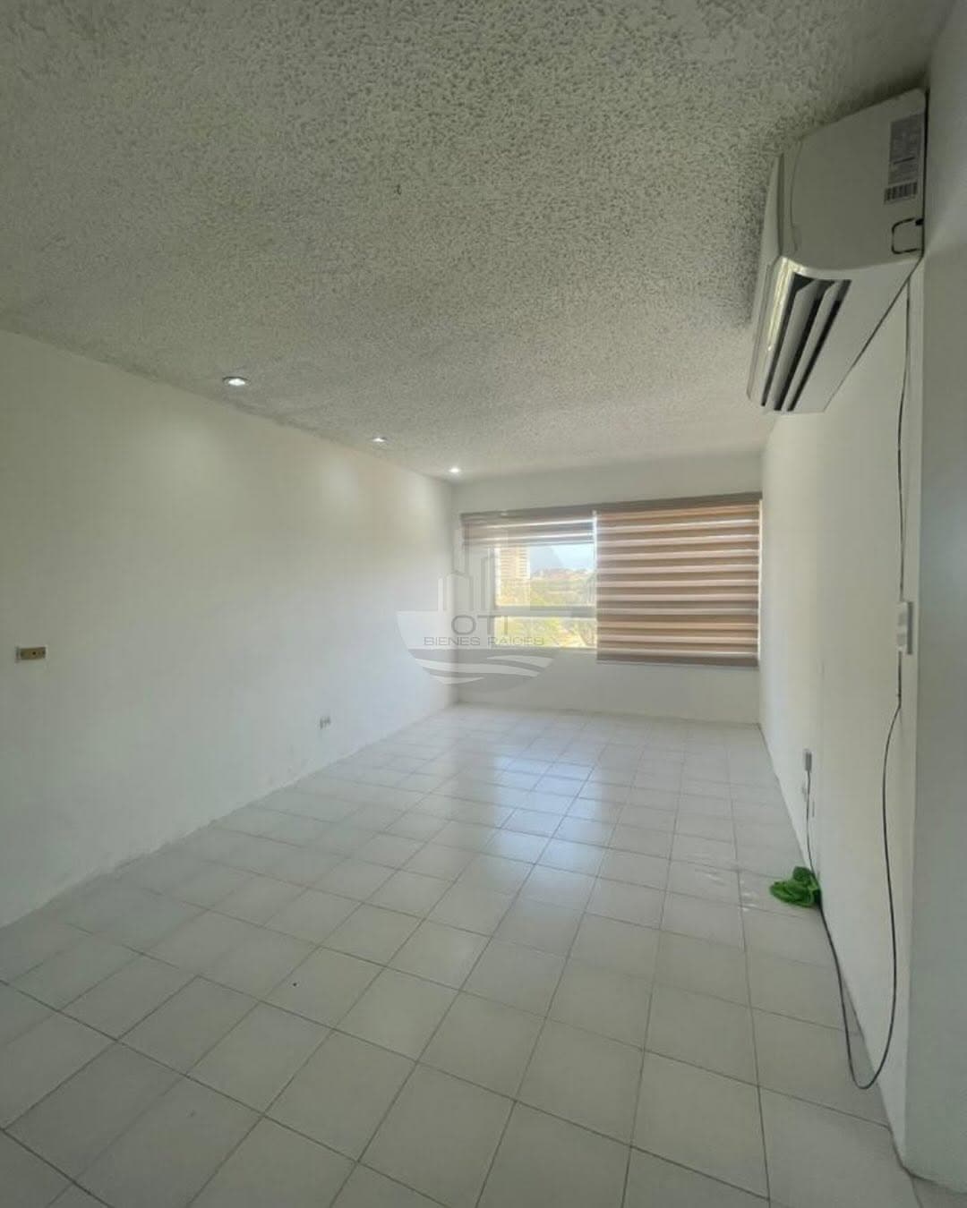 Apartamento en Valencia, Libertador 8