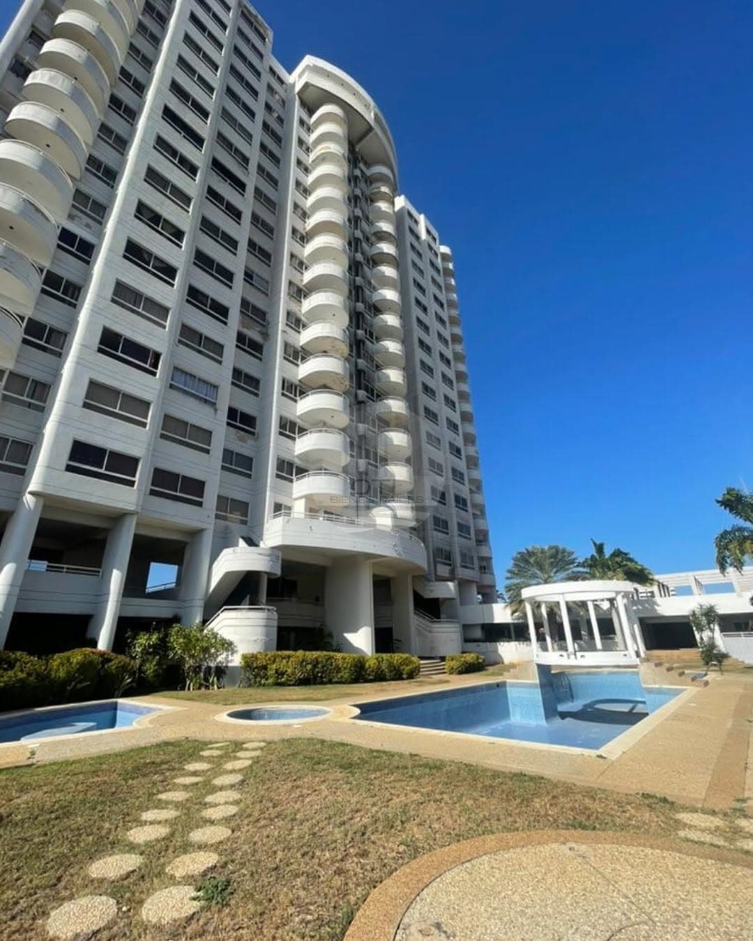 Apartamento en Valencia, Libertador 10