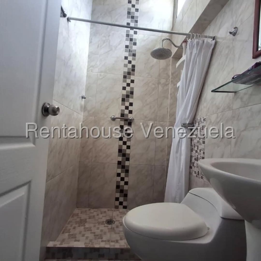 Townhouse en Pampatar, Maneiro 9