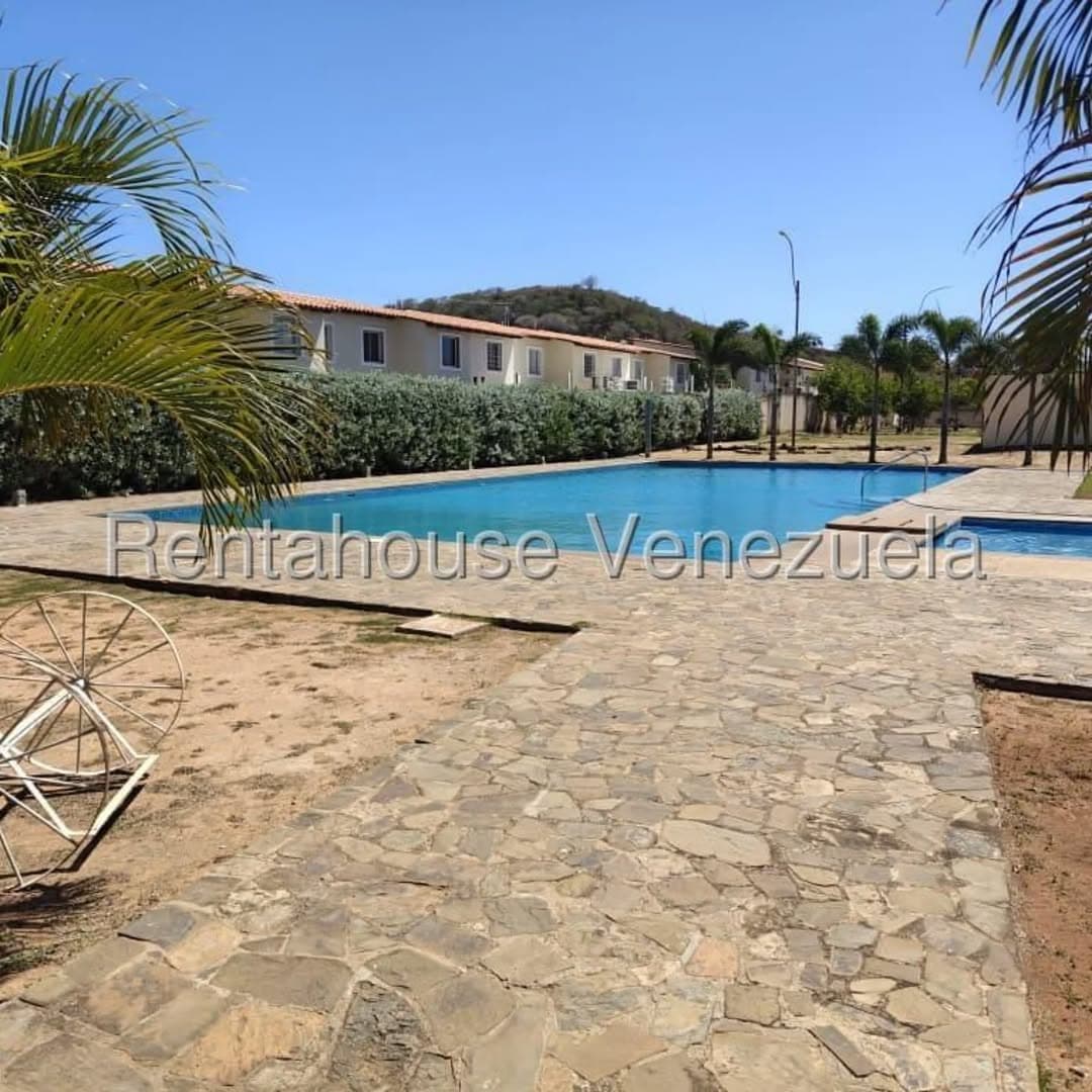 Townhouse en Pampatar, Maneiro 18