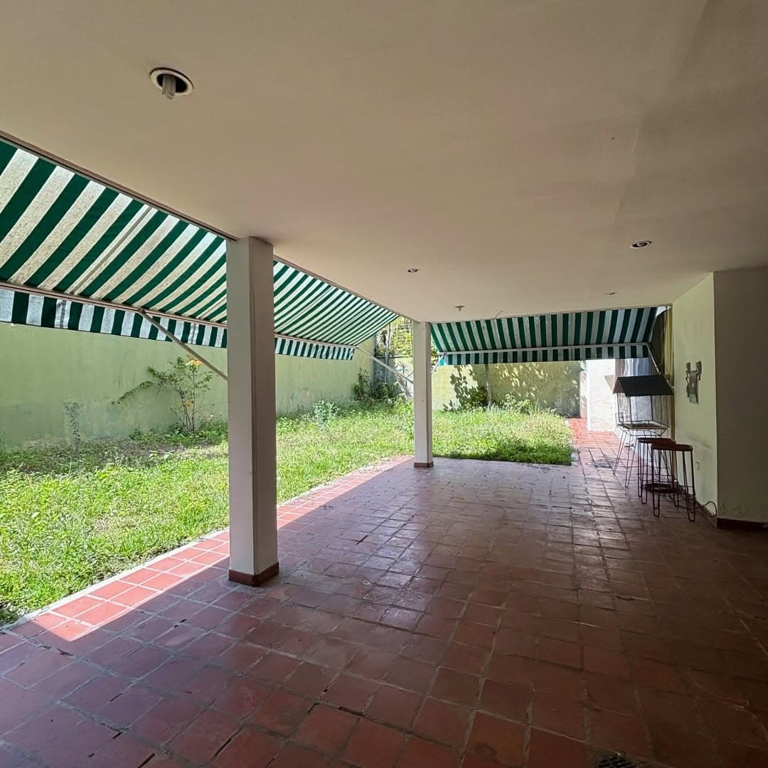Casa en Colinas de Bello Monte, Libertador 8