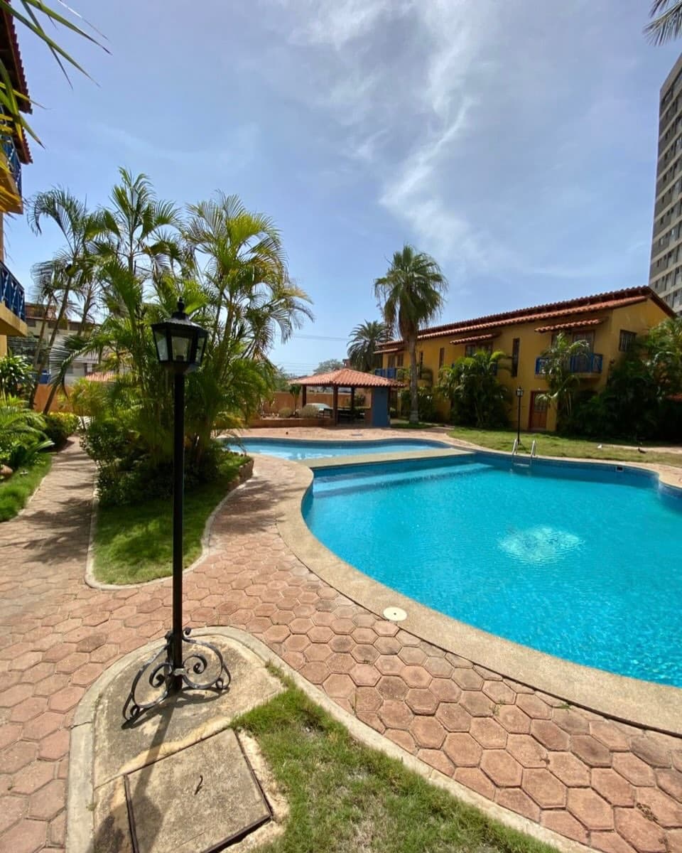 Townhouse en Porlamar, Mariño 13