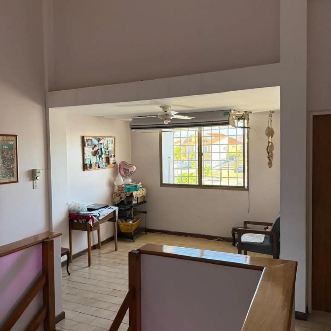 Townhouse en Lechería, Diego Bautista Urbaneja 10