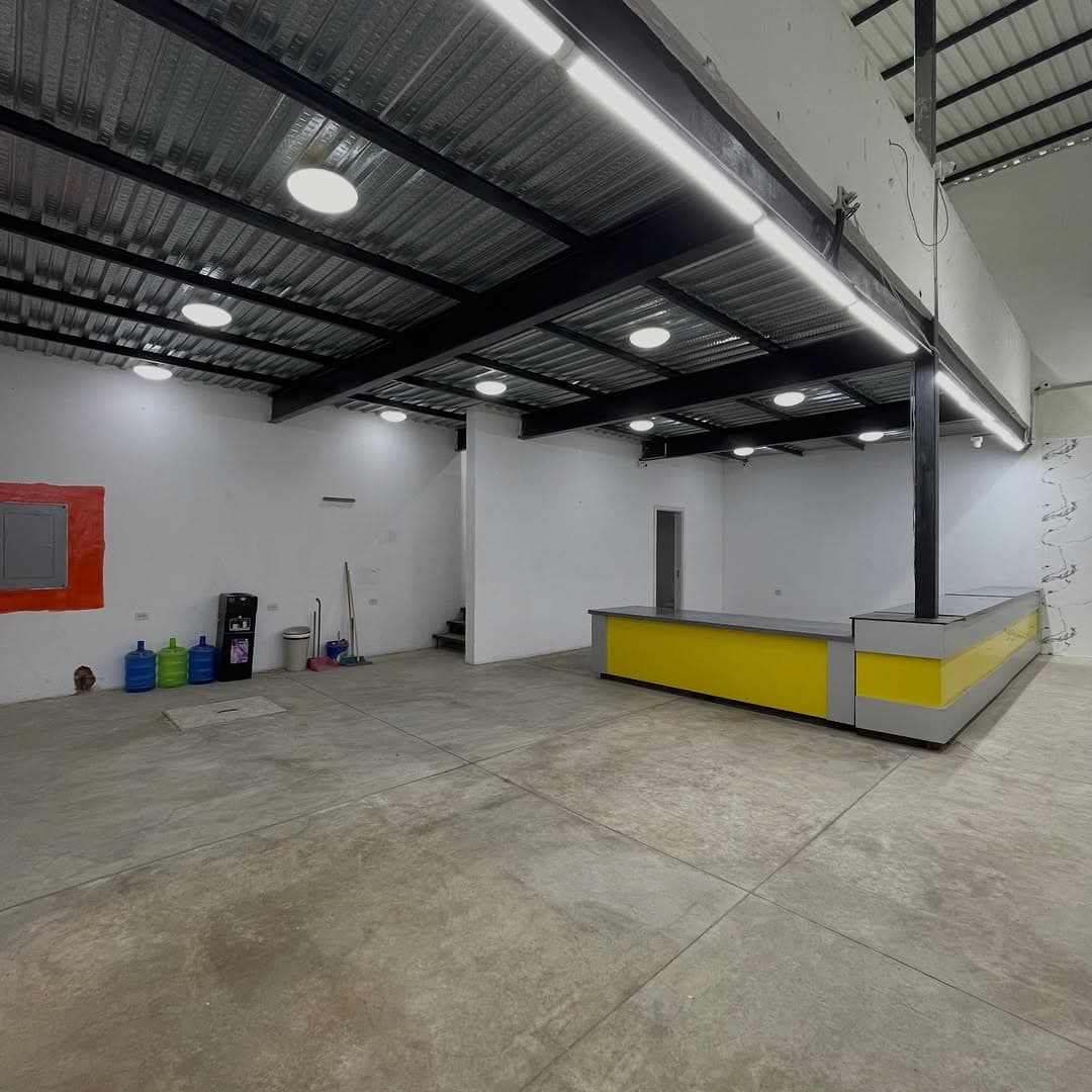 Local Comercial en Santa Rosa, Freites 6