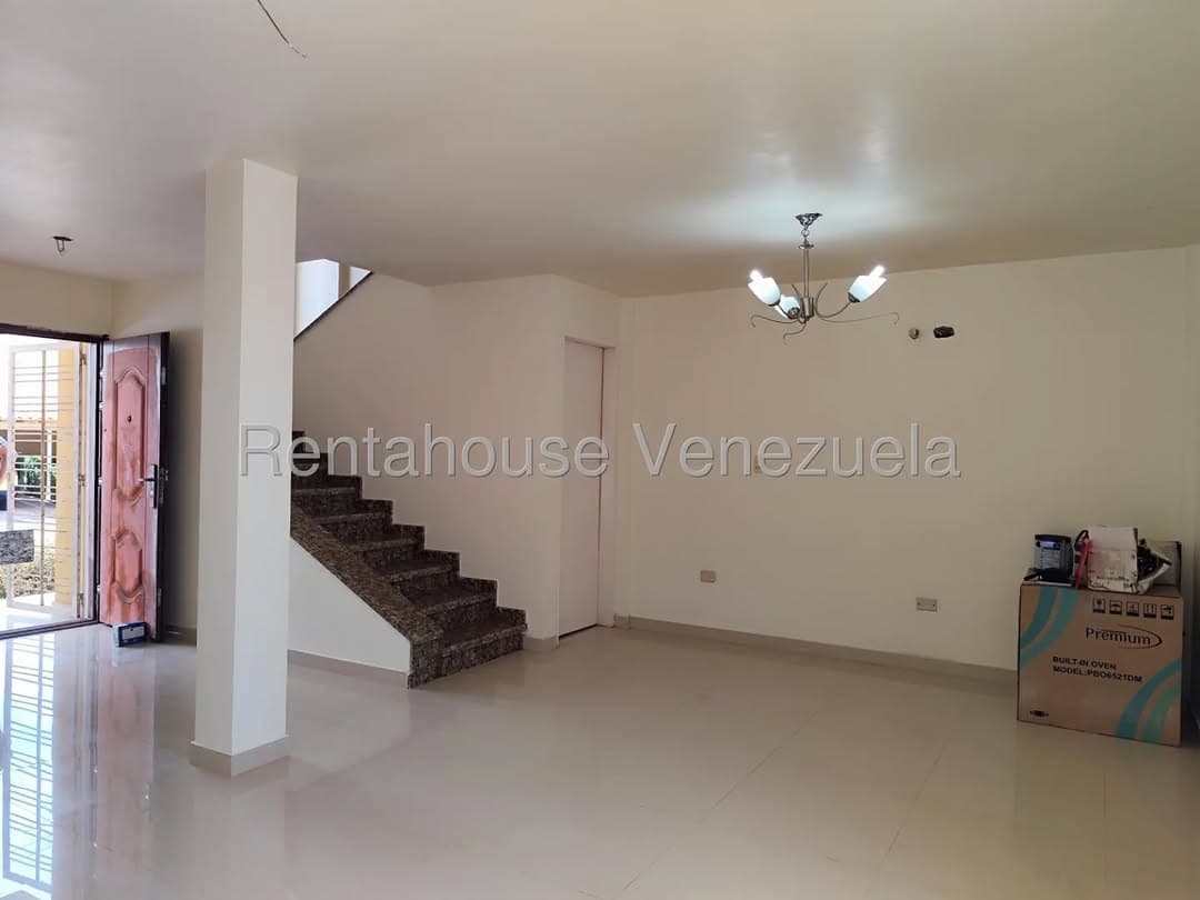 Townhouse en Pampatar, Maneiro 12