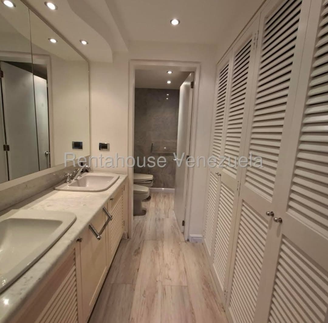 Apartamento en Altamira, Santa María de Ipire 11
